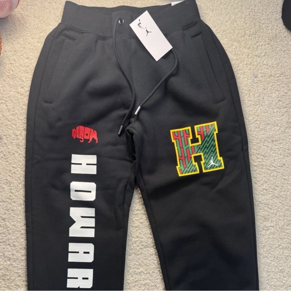 Howard University Jordan XS Tapered Jogger w. Drawstring & Graphic print- NEW
